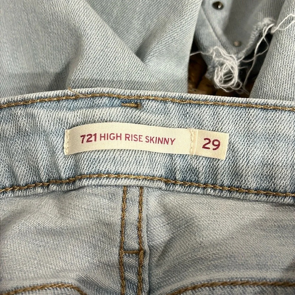 Levi’s 721 Studded High Rise Skinny Jeans - Picture 2 of 3